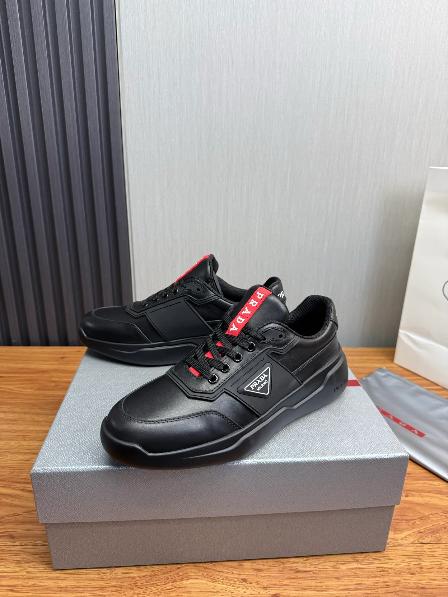 Factory price 600💰 [PRADA] Popular items in men's shoe counters, synchronized with the official website, 1 high-quality shipment ✔️Original cowhide + cowhide lining, 1🆚1 replica, original sole, 38-45 (45 customized, non-refundable)